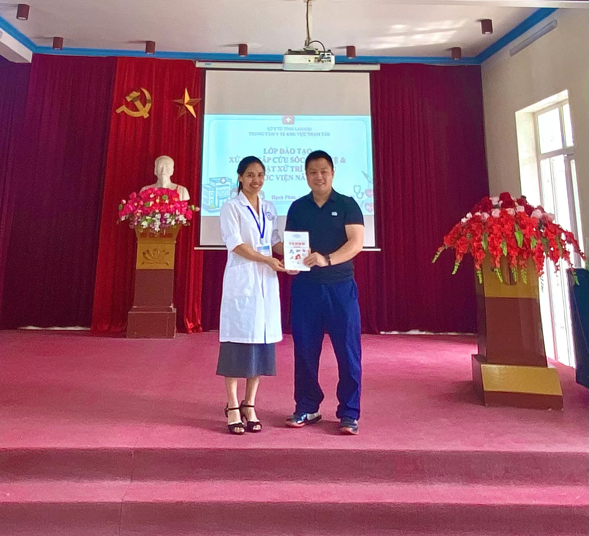 KHAI MẠC Lớp Tập huấn Xử trí cấp cứu sốc phản vệ  và cập nhật xử trí cấp cứu trước viện” năm 2026