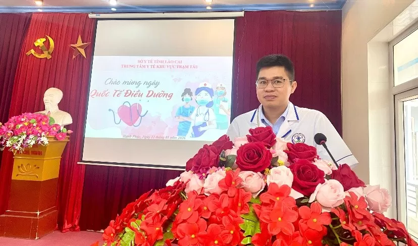 Trung tâm Y tế Khu Vực Trạm Tấu tổ chức buổi gặp mặt kỷ niệm ngày Quốc tế Điều dưỡng