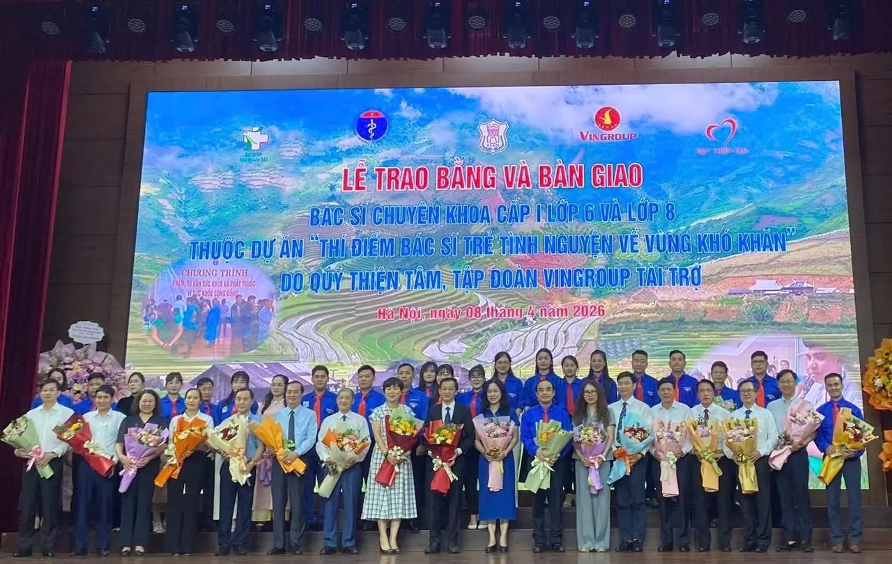 LÊ TỐT NGHIỆP VÀ TRAO BẰNG BÁC SI CHUYÊN KHOA CẤP I DỰ ÁN 585
